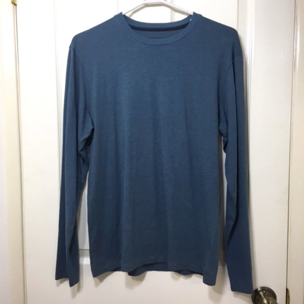 "NWOT" Banana Republic, Blue, Long Sleeve Tee shirt, size M